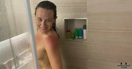 裸のシャワー オンリーファンズ ホットセックス アーカイブ
