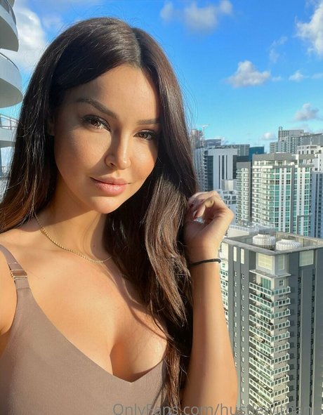 HustlewithAnn top profile image