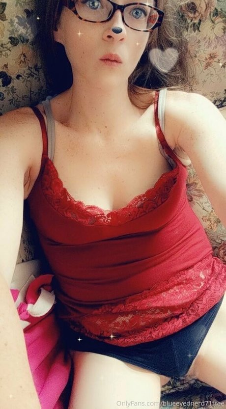 blueeyednerd71free 独占女優 写真