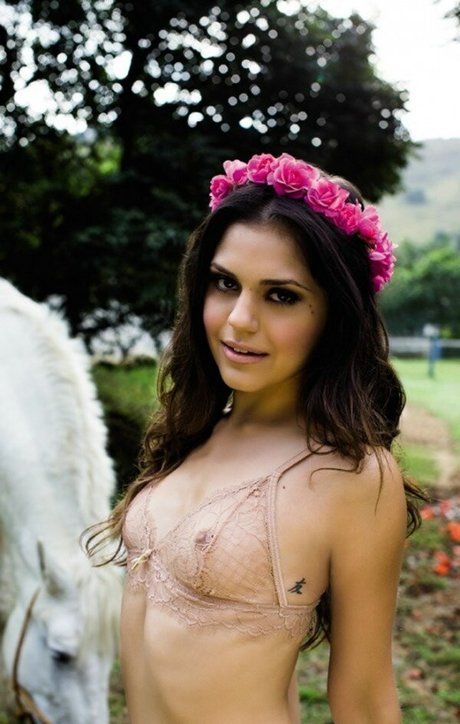 Jessika Alves 裸の女優 写真