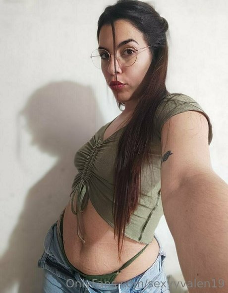 sexyyvalen19 アダルトスター 写真