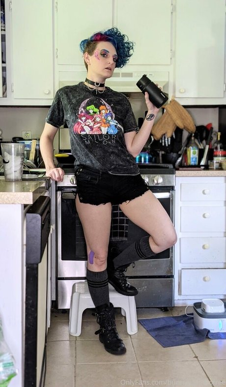 bunnyyojimbofree セクシーモデル 写真