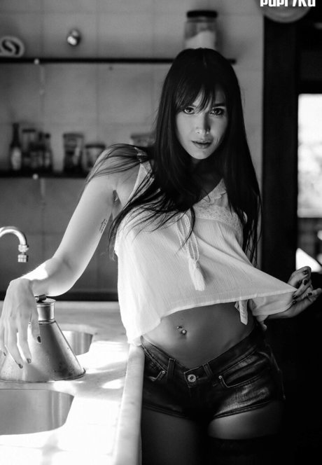 美しい黒檀のオンリーファンズ 裸 画像