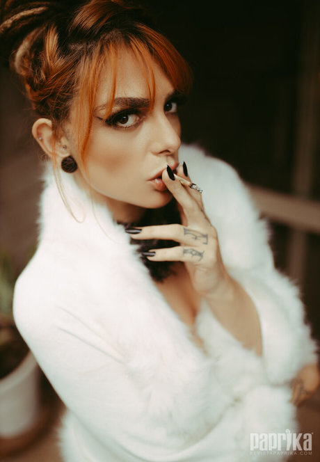 ヨガパンツ オンリーファンズ 美しいヌード 写真