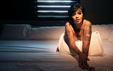 小さいペニスのオンリーファンズ トップ ギャラリー