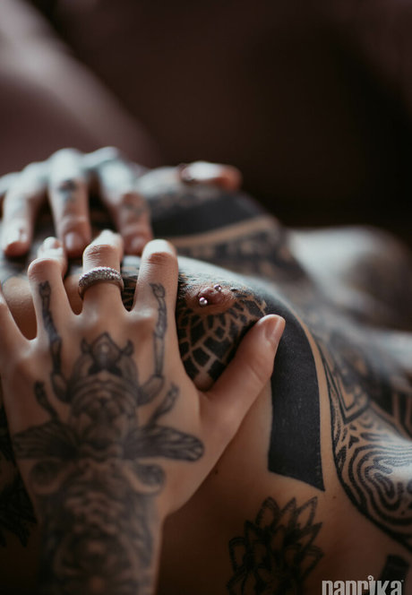 セクシーなラテン系オンリーファンズ セクシーヌード 写真