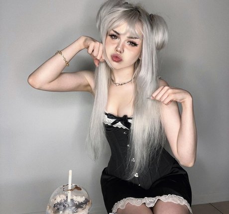 18歳のオンリーファンズ ホット裸 画像