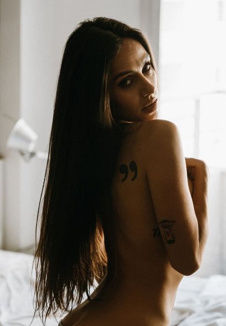 18歳のオンリーファンズ アダルト アーカイブ