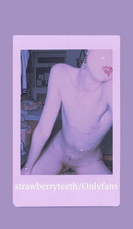 足を舐めるオンリーファンズ 美しいヌード 写真