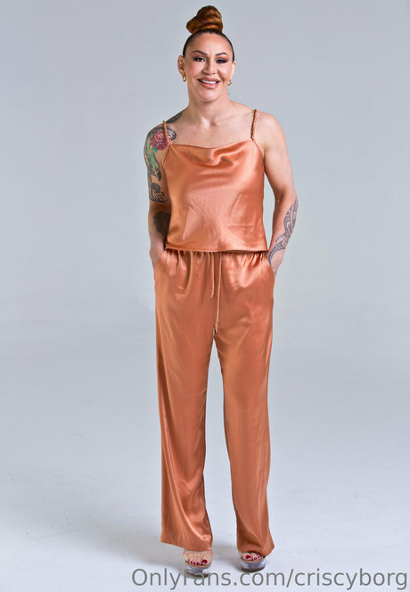 criscyborg 裸モデル 写真