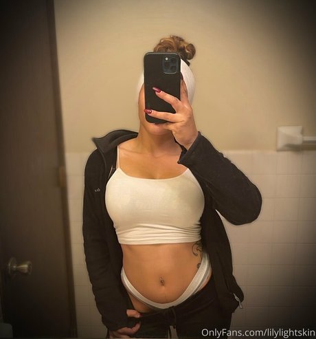 lilylightskin ポルノスター xxx 写真