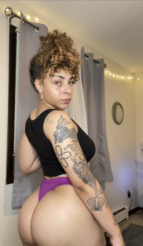 lilylightskin セックスモデル 写真