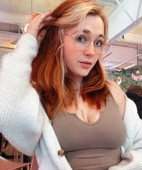 18歳のオンリーファンズ 無料セクシー 写真