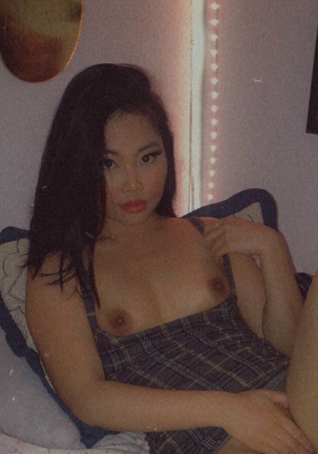 おっぱいオンリーファンズ トップ 画像