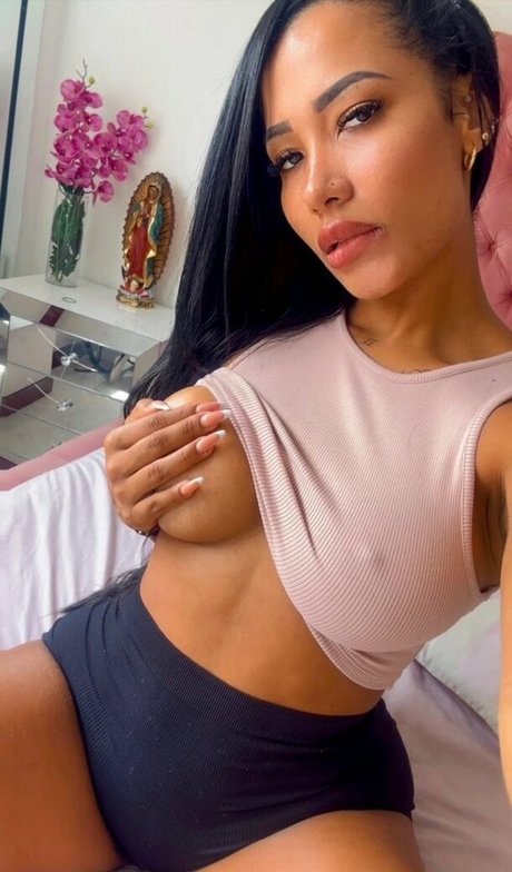 Erika Gomez 独占モデル 写真