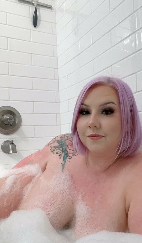 垂れ乳オンリーファンズ セクシー裸 写真