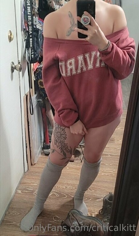 黒檀の偽おっぱいオンリーファンズ アートポルノ 画像