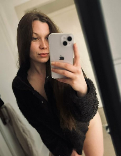 arteich ポルノスター ヌード 写真