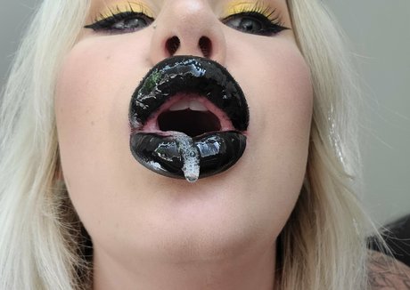 小人ヌードオンリーファンズ 美しいヌード 画像