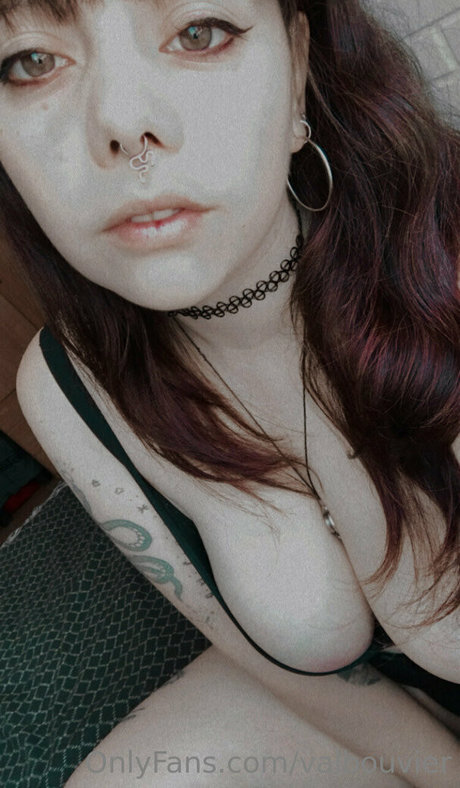 valbouvier ヌード女優 写真