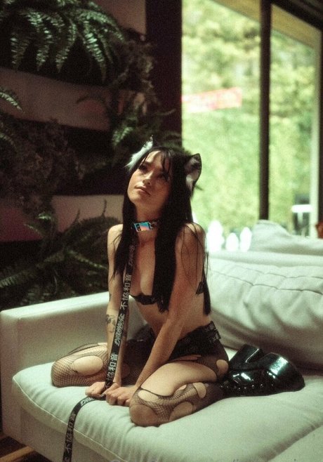 ivyxquinn ヌードモデル 写真