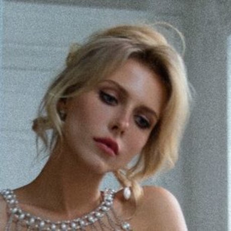Oxana Streltsova トップスター 画像