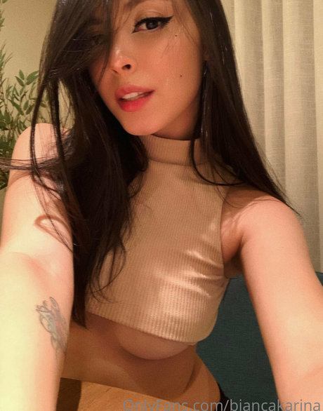 濡れたオマンコオンリーファンズ セクシー 写真