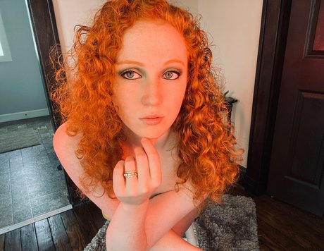 thatredheadedgirl6 女優 画像