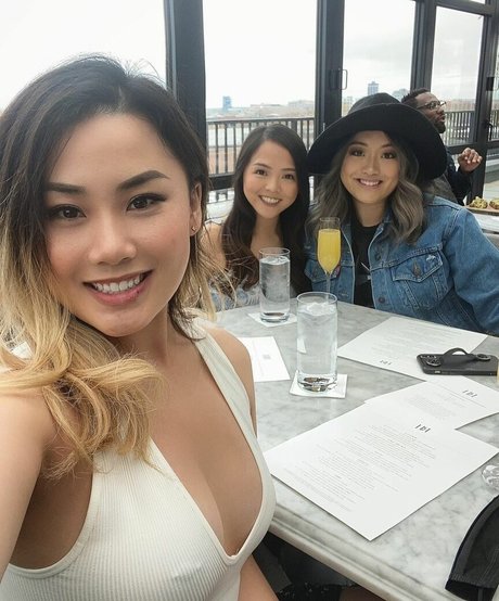 lindaafreckles 裸のスター 画像