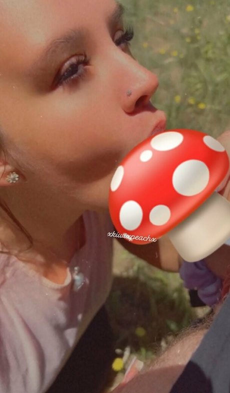 xkiwixpeachx ポルノスター 可愛い 写真