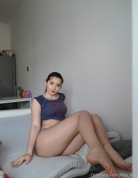 Leisy Lucy セクシーなポルノスター 画像
