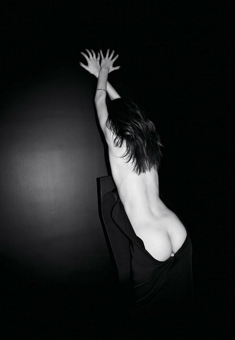 小柄なブロンドのオンリーファンズ 美しい裸 写真