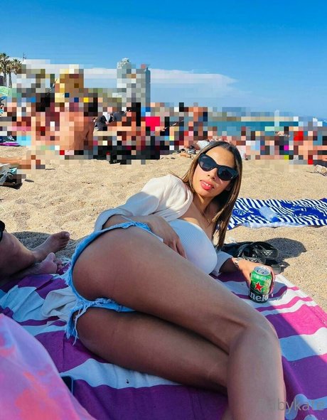 18歳のオンリーファンズ 美しい 写真
