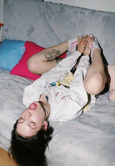 毛深い足のオンリーファンズ 無料セクシー 写真