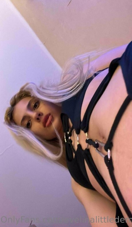 小さいペニスのオンリーファンズ ヌード 画像