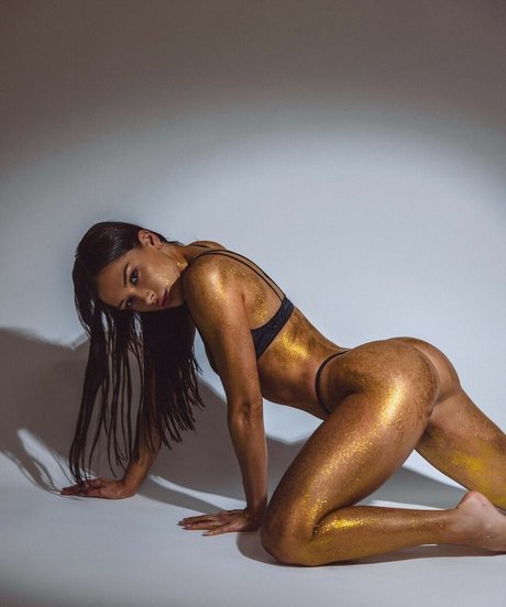 Anja Blagojevic ポルノモデル 画像