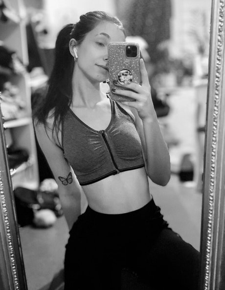 熟女無料オンリーファンズ セクシー裸 画像