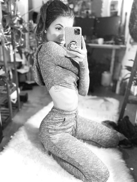 basostream ポルノスター アート ギャラリー