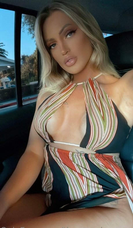 theeveemarie ポルノスター ヌード 写真