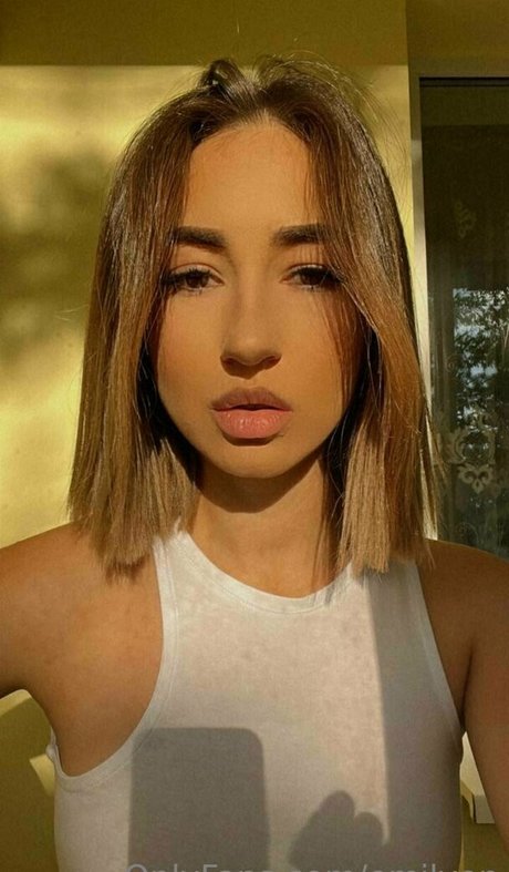 emilyon 無料スター 写真
