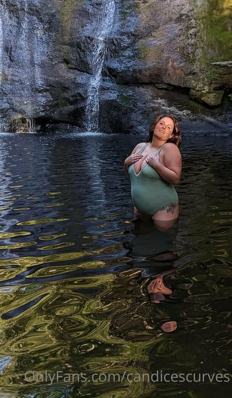 candicescurves 裸のモデル 写真