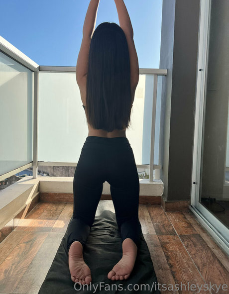 itsashleyskye ホットなポルノスター 写真