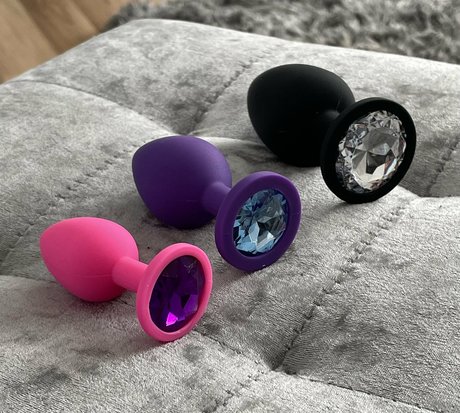 ブルネットのティーンオンリーファンズ セクシーヌード 画像