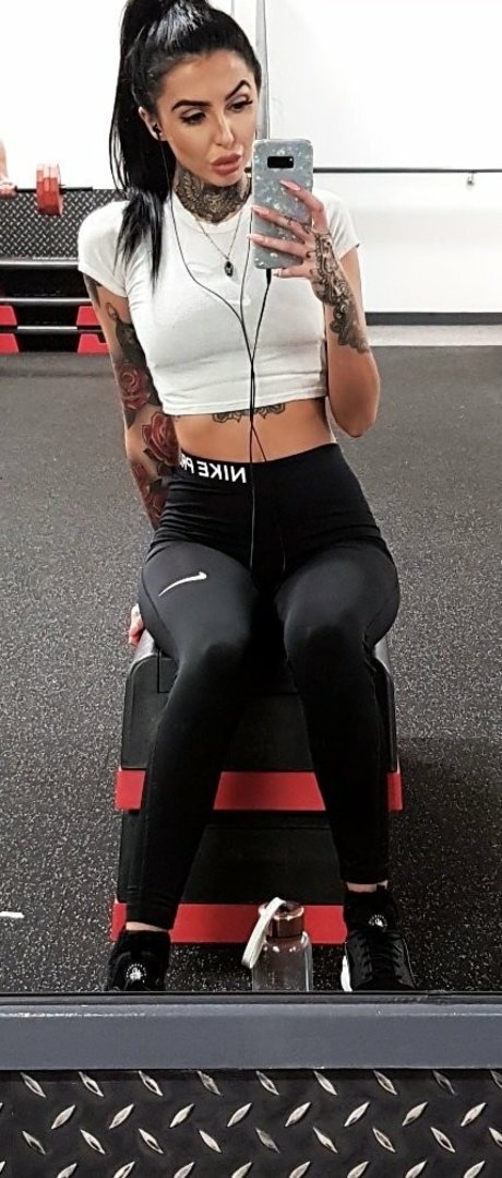 Hollie Stafford ホットスター 画像