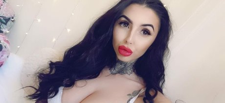 Hollie Stafford ヌードモデル 画像