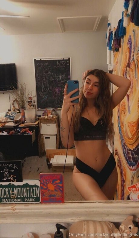 裸のシャワー オンリーファンズ アートポルノ 写真