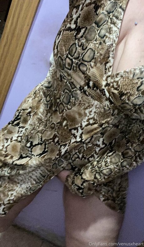 アジア人の指入れ オンリーファンズ ホットヌード 画像