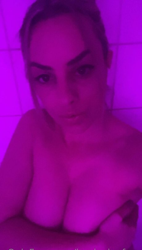 ビキニオンリーファン セクシーヌード 写真