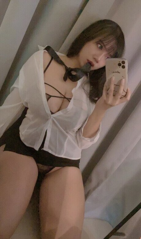 アジア人ニューハーフオンリーファンズ アート裸 写真