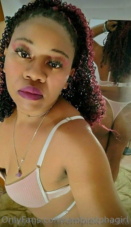 BBC フェムボーイ オンリーファンズ エロチック 写真